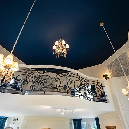 La Folie Holiday home *